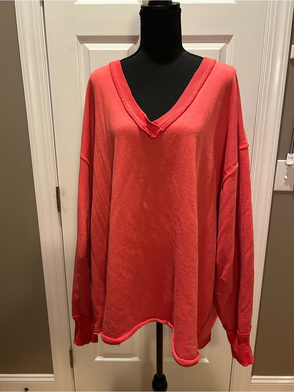 We The Free Venice V-Neck Sweatshirt red coral - Picture 5 of 12